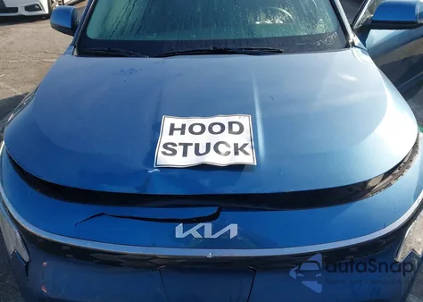 2025 Kia Niro Ev Wind z USA, uszkodzony, nr VIN KNDCR3L11S5145210